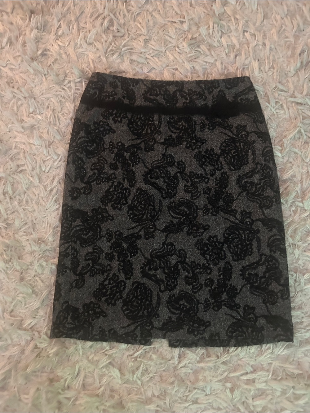 Ann Taylor Black and Gray Floral Lace Pencil Skirt